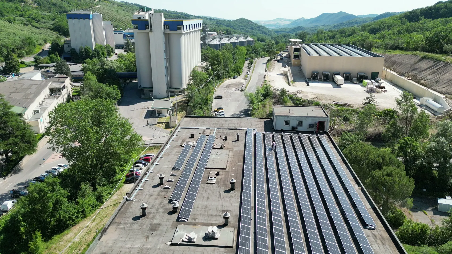 Pastificio Cocco plant with rooftop solar and silos