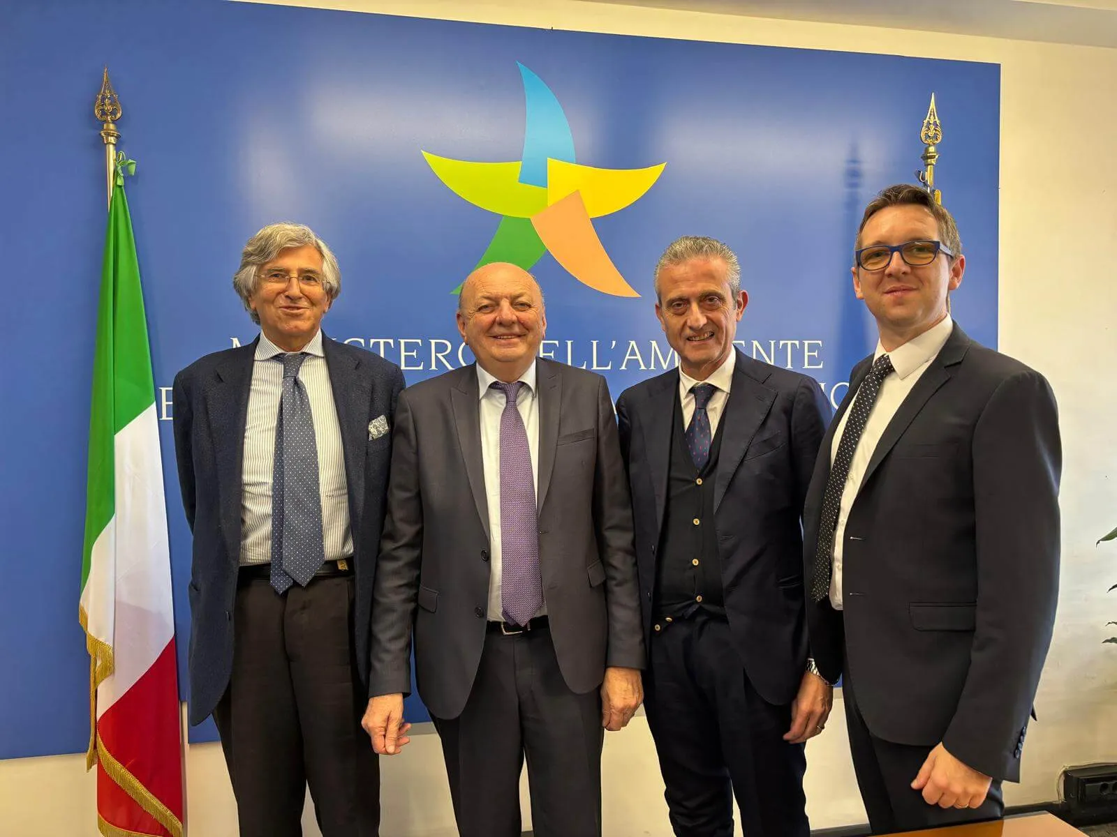 The Federesco board, including vice-president Daniele Braccia, with Environment Minister Gilberto Pichetto Fratin